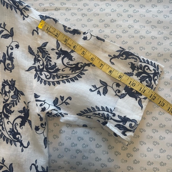 Linen & More NWT Women’s 100% Linen Navy and White Paisley Floral Women's Top - Picture 5 of 6